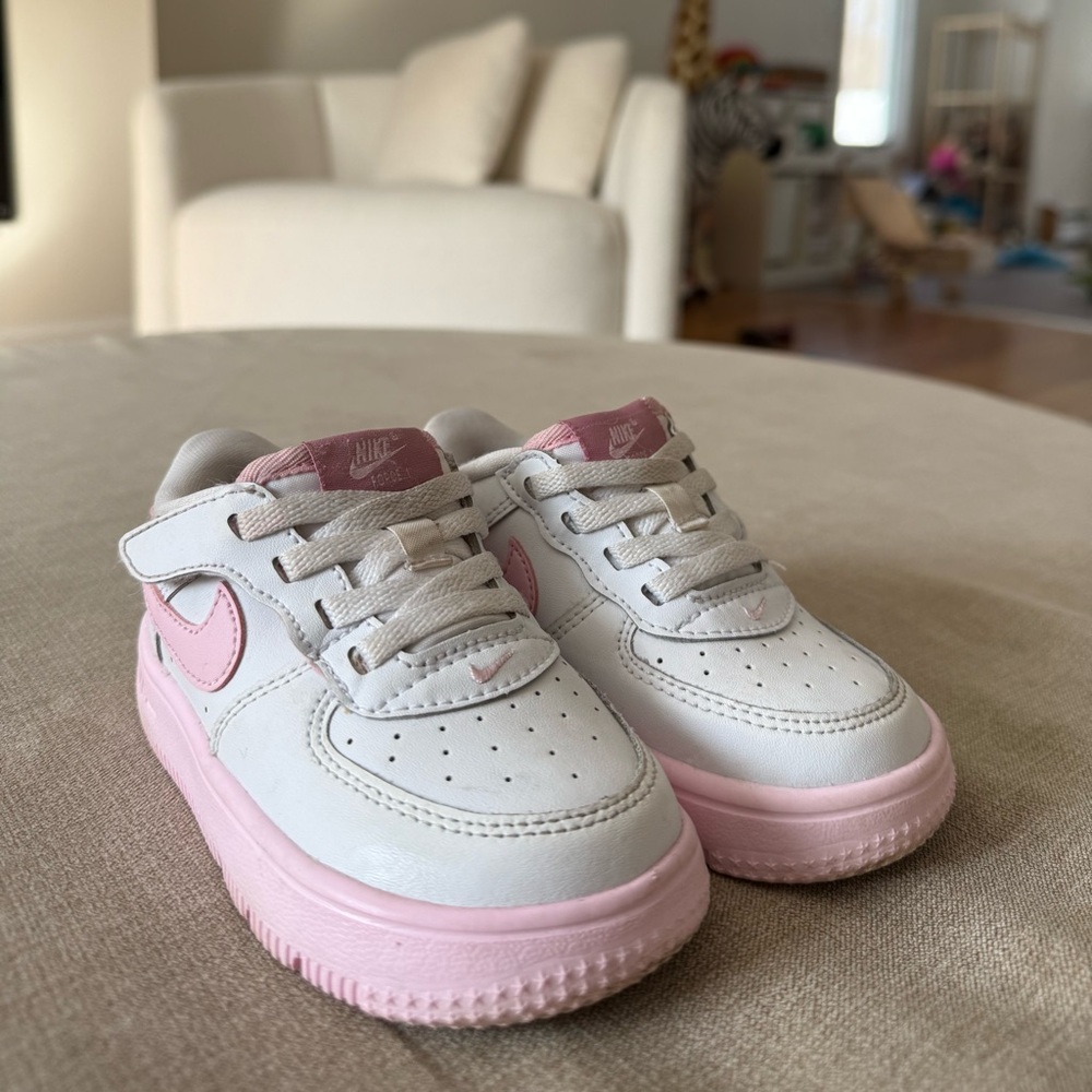 Nike Kids Velcro Sneakers 7C